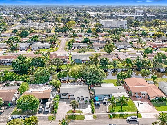 3rd image of 8096 NW 21st Ct