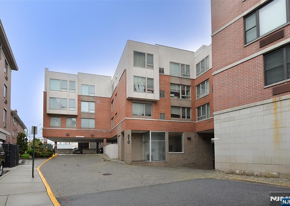 1st image of 310 Cliff Lane #3F