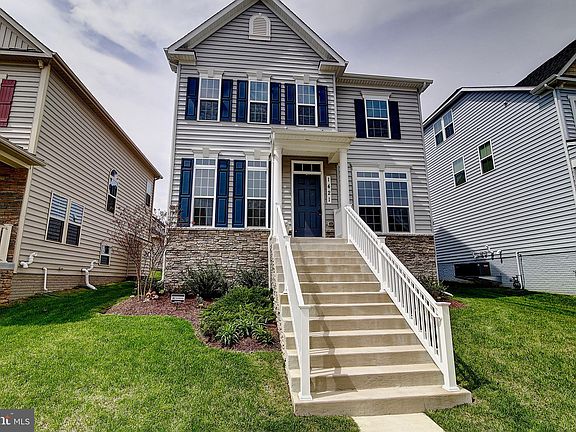3rd image of 1421 Village Green Way