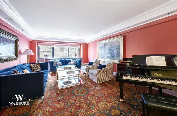 Sold by Warburg | media 2