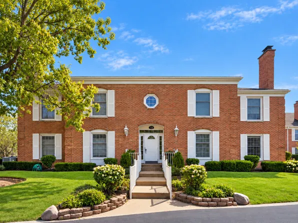 128 Carriage Way Dr APT 117B, Willowbrook, IL 60527