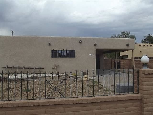 1st image of 807 W Poe St