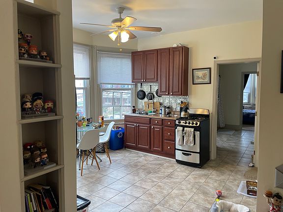 4th image of 824 S 51st St #B