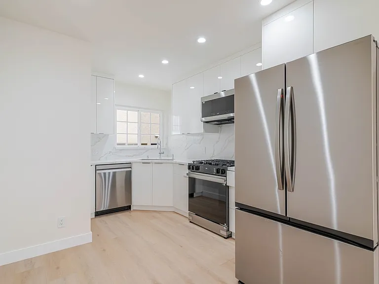 323 N Louise St #F — Photo 6