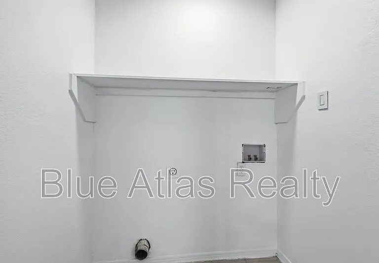6340 Mark Ct — Photo 7