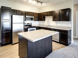 2450 Tamarin Ridge Rd #437, Lincoln, NE 68512