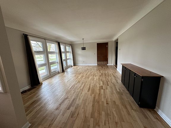 2nd image of 1010 Red Mill Dr