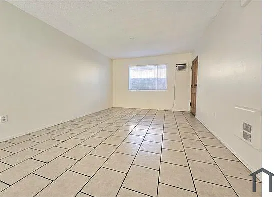 1 bed, $1,400 — Photo 1