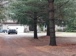 6340 S Quarterline Rd, Spring Lake, MI 49456