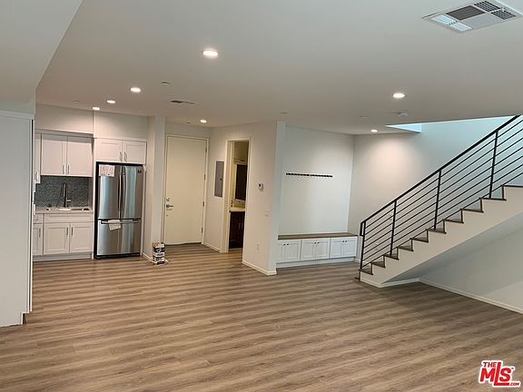 3rd image of 2006 S Corning St #2