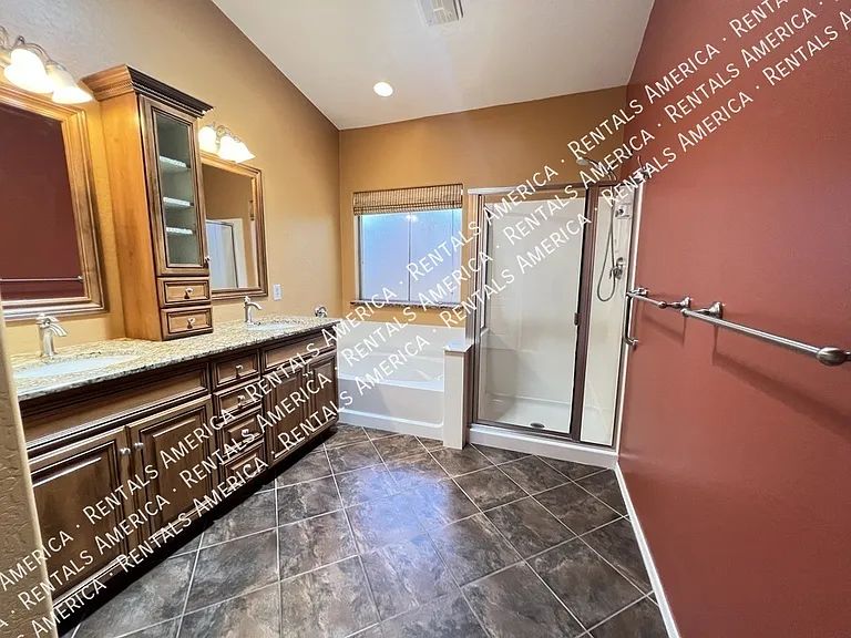 1536 E Fontana Dr — Photo 18