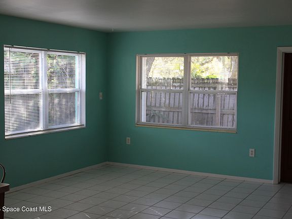 3rd image of 189 Oak Ave