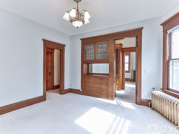 3rd image of 1000 Lincoln Ave