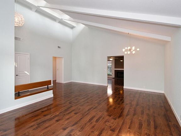 4th image of 6260 N Palm Ave Unit 142