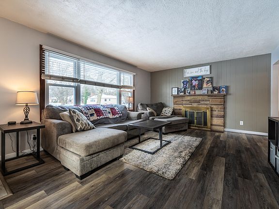 5th image of 1801 Broadmoor Dr