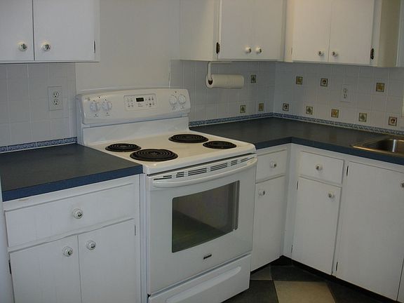 Spacious Eat-in Kitchen