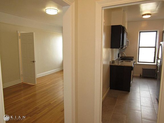 4th image of 4308 40th St APT 6C