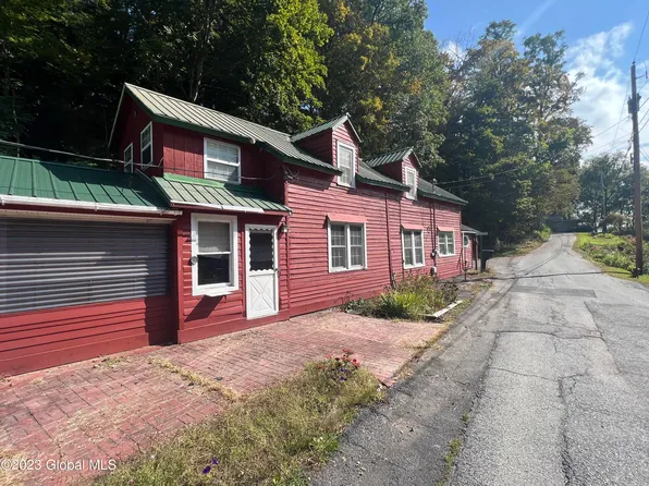 15 E Rock Avenue, Whitehall, NY 12887