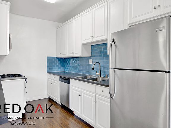 3rd image of 1654 Echo Park Ave #306