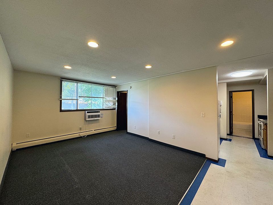 1st image of 1503 8th St SE APT 107