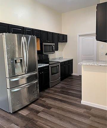 3rd image of 5200 Timber Crest Dr