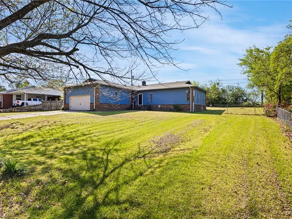 302 E Date St, Russellville, AR 72802