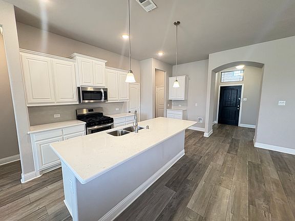 4th image of 2817 Bobcat Dr
