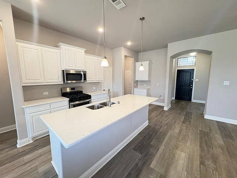 2817 Bobcat Dr — Photo 4