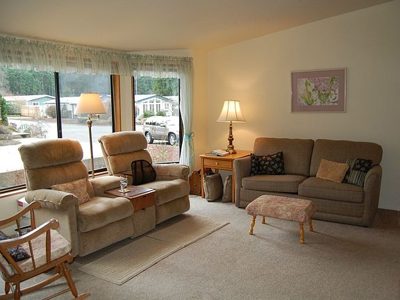 2nd image of 2142 Hastings Ln SE