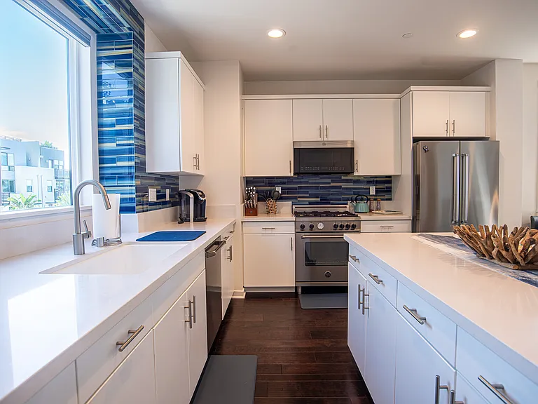 1562 Vista Del Mar Way #1 — Photo 20