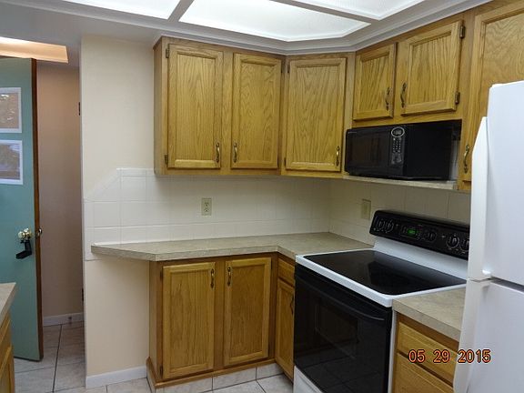 3rd image of 554 E Lincoln Ave