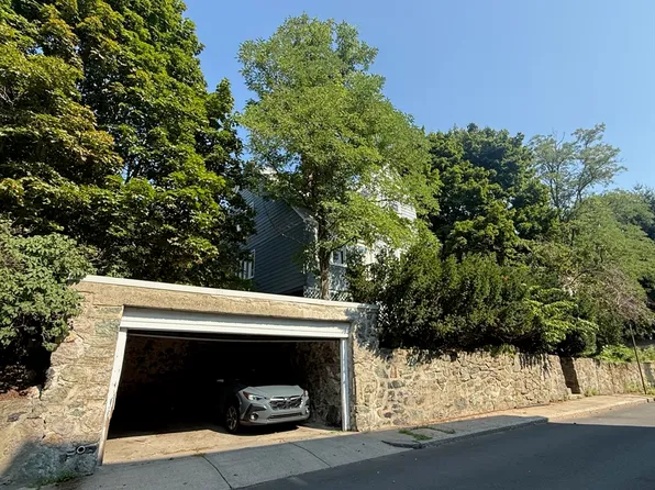 11 Kilsyth Ter, Brighton, MA 02135
