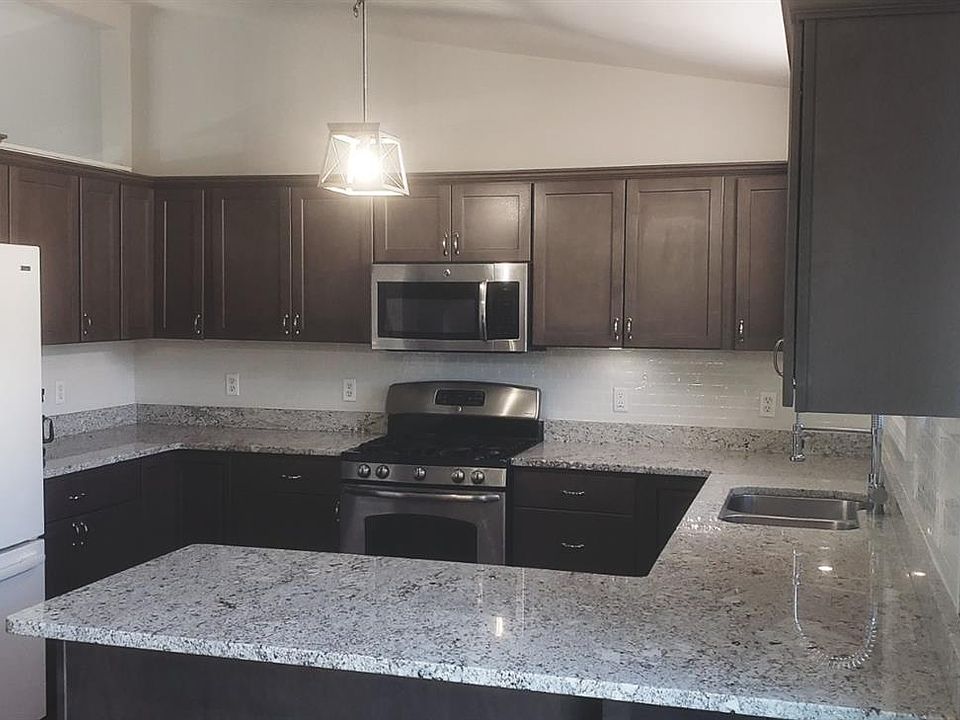 2nd image of 846 Capitol Dr