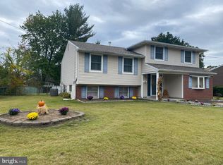 17 Hillside Rd, Stratford, NJ 08084