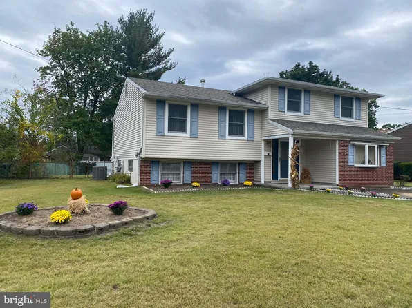 17 Hillside Rd, Stratford, NJ 08084