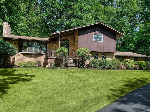 2nd image of 230 Dodds Rd