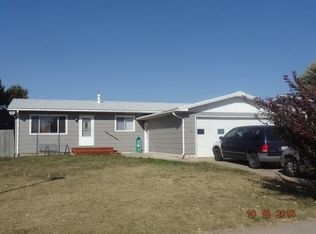 1136 Renae Ln, Hastings, NE 68901