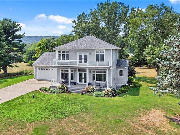 4th image of 32297 Lakeview Dr