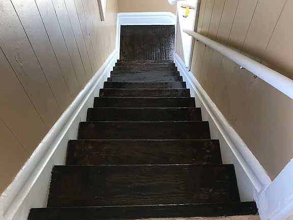 5th image of 952 Chittenden Ave