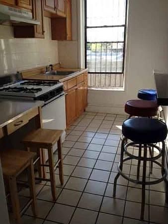 64 4th kitchen
