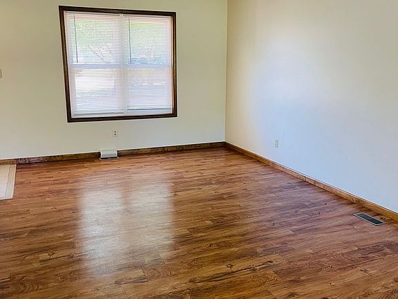 5th image of 3412 Woodduck Way