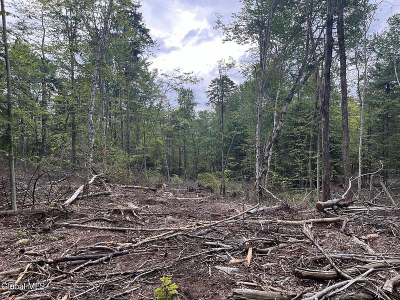3rd image of 162 Crandall Road