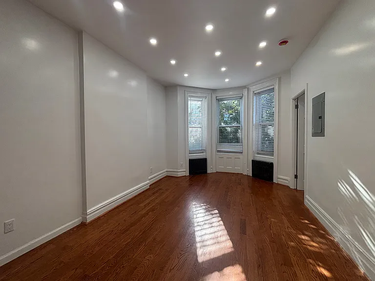 32-87 38th St #2A — Photo 3