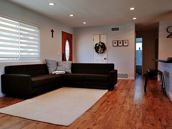 4th image of 3223 W Faircrest Dr