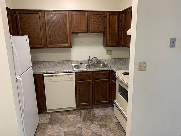 5th image of 126 Beedle Dr #6340321dd