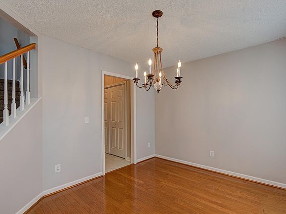 5th image of 100 Long Ridge Dr