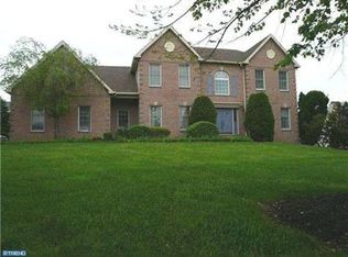 1416 Heather Ridge Dr, Newtown, PA 18940