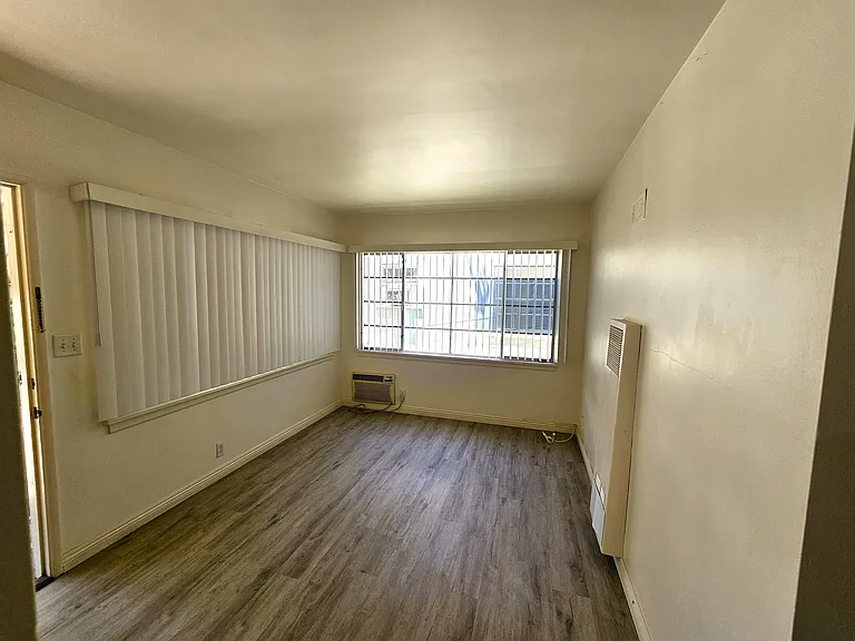 52 N Parkwood Ave #2 — Photo 2