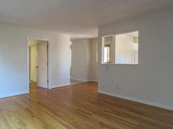 5th image of 21040 Willamette Dr