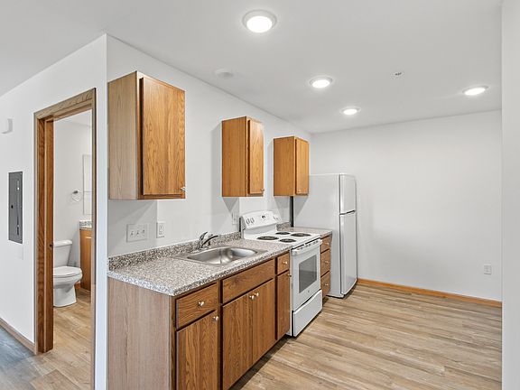 4th image of 1445 Peterson Dr #204